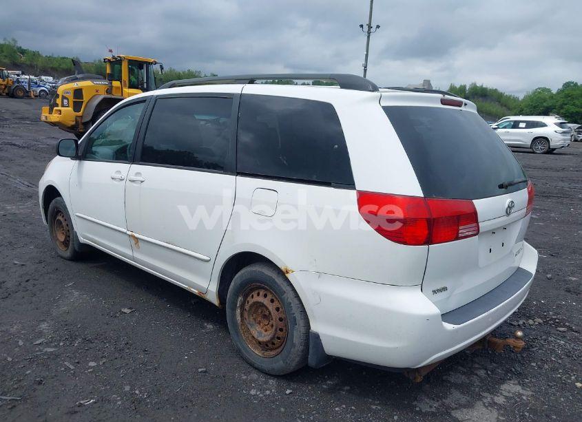 Photo 3 of 2004 Toyota Sienna LE (VIN 5TDZA23C94S018313)