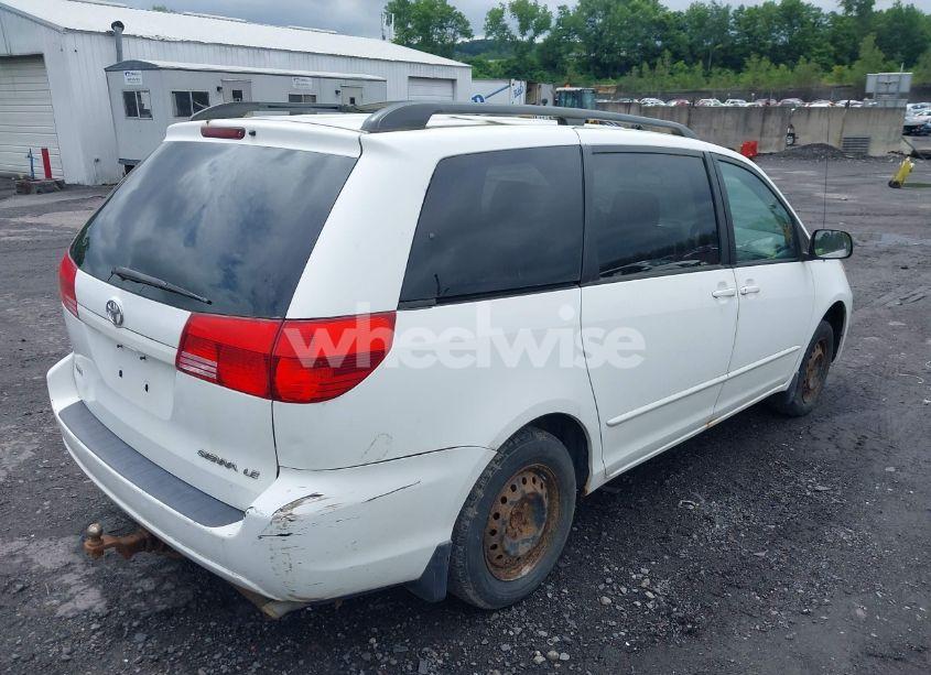 Photo 4 of 2004 Toyota Sienna LE (VIN 5TDZA23C94S018313)