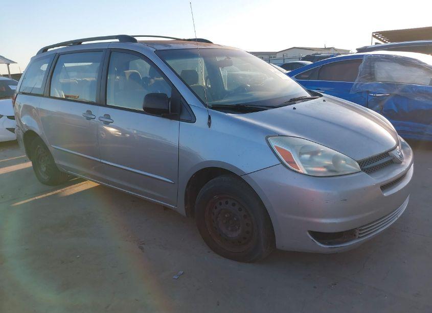 2004 Toyota Sienna CE (VIN 5TDZA23C94S034110) main photo
