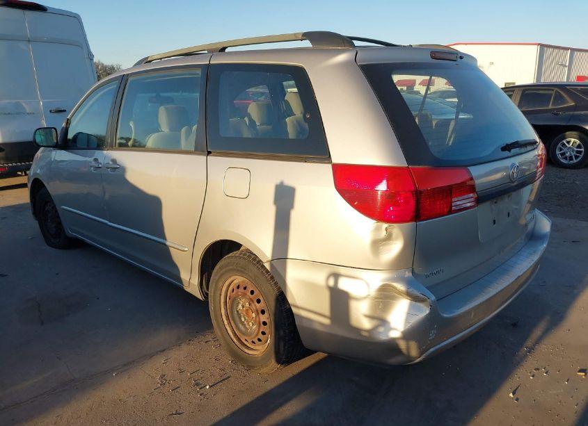 Photo 3 of 2004 Toyota Sienna CE (VIN 5TDZA23C94S034110)