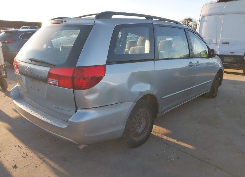 Photo 4 of 2004 Toyota Sienna CE (VIN 5TDZA23C94S034110)