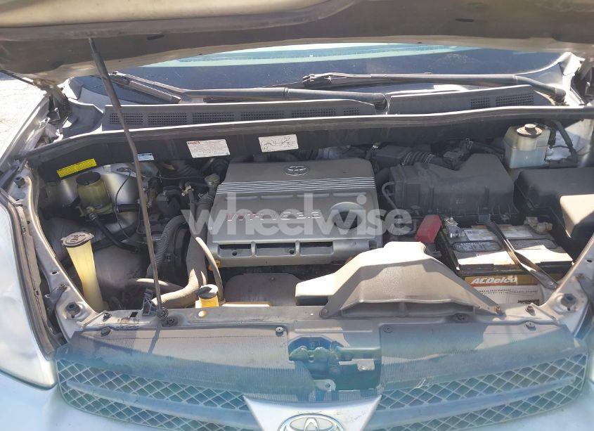 Photo 10 of 2004 Toyota Sienna LE (VIN 5TDZA23C94S037895)