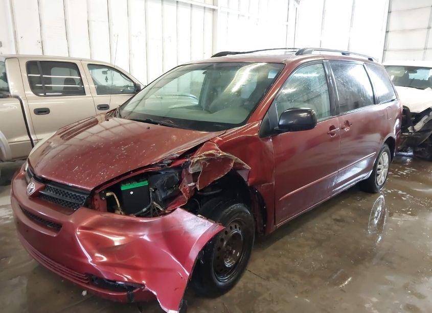 Photo 2 of 2004 Toyota Sienna LE (VIN 5TDZA23C94S075689)