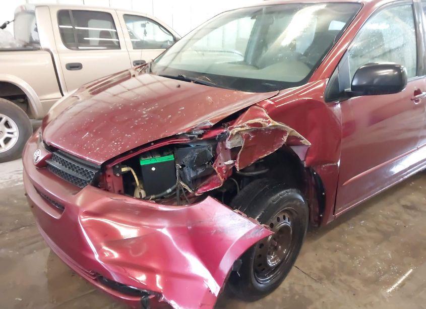 Photo 6 of 2004 Toyota Sienna LE (VIN 5TDZA23C94S075689)