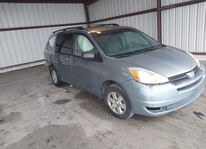 2004 Toyota Sienna LE (VIN 5TDZA23C94S121604) main photo
