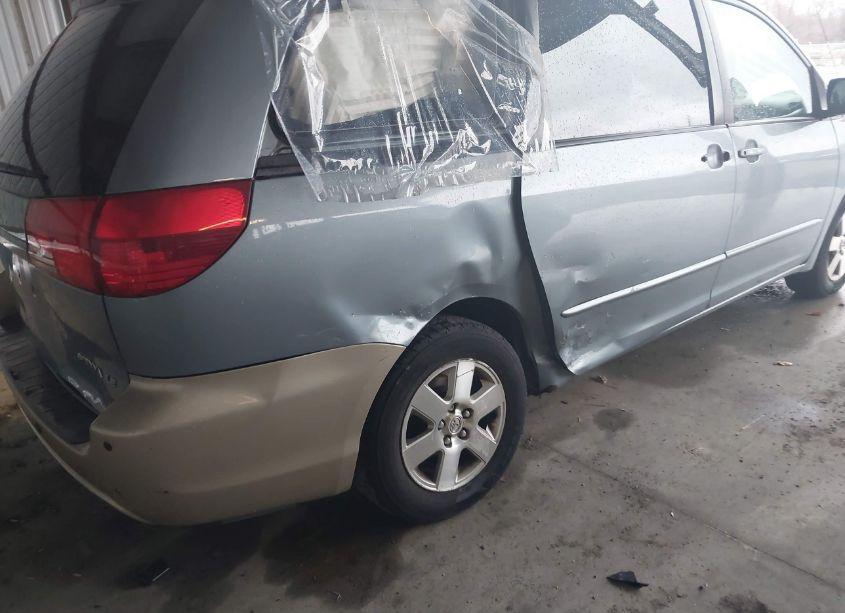 Photo 6 of 2004 Toyota Sienna LE (VIN 5TDZA23C94S121604)