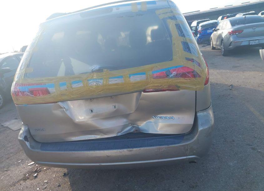 Photo 15 of 2004 Toyota Sienna LE (VIN 5TDZA23C94S187389)