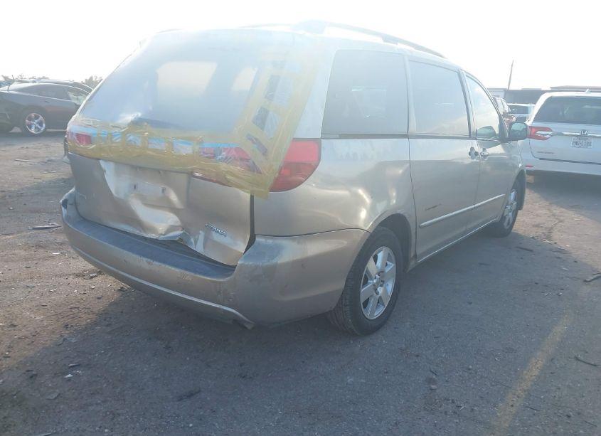 Photo 4 of 2004 Toyota Sienna LE (VIN 5TDZA23C94S187389)