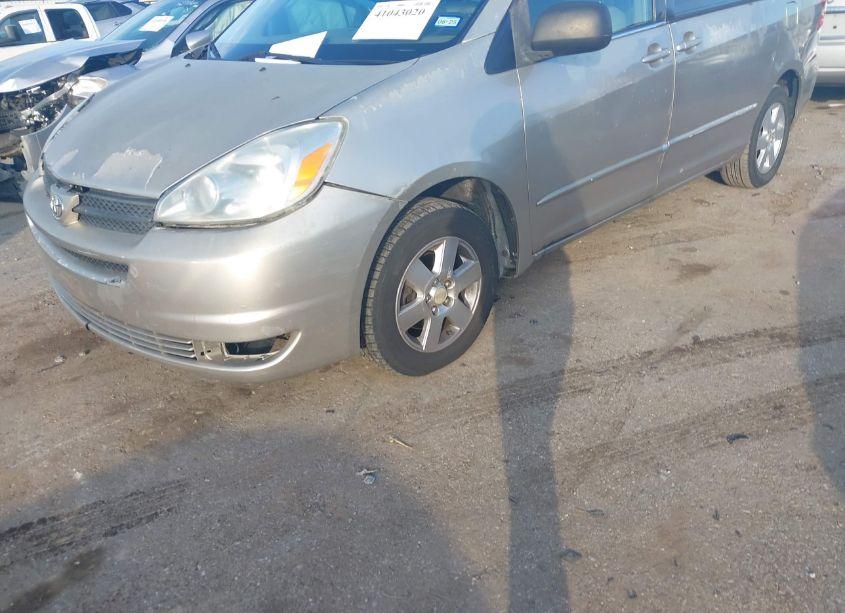 Photo 6 of 2004 Toyota Sienna LE (VIN 5TDZA23C94S187389)