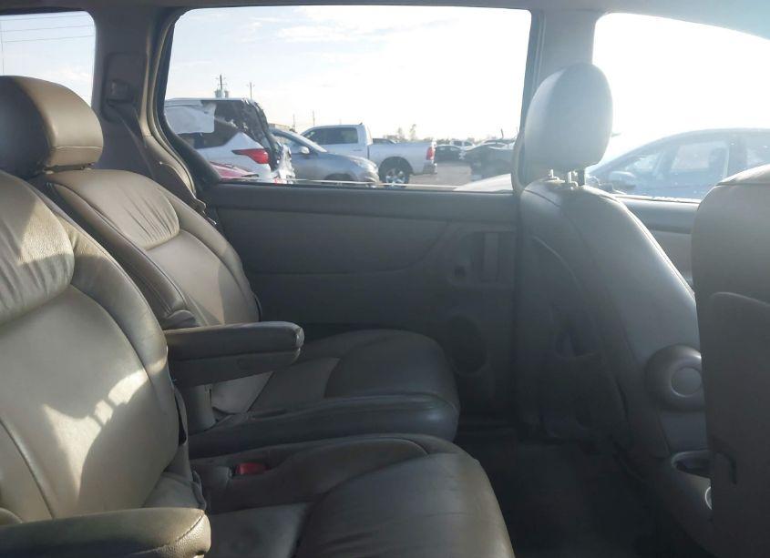 Photo 8 of 2004 Toyota Sienna LE (VIN 5TDZA23C94S187389)