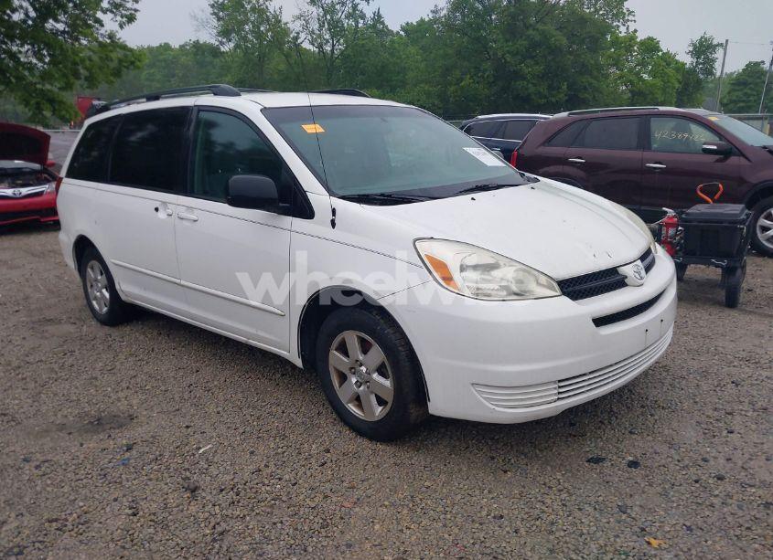 2005 Toyota Sienna LE (VIN 5TDZA23C95S246054) main photo