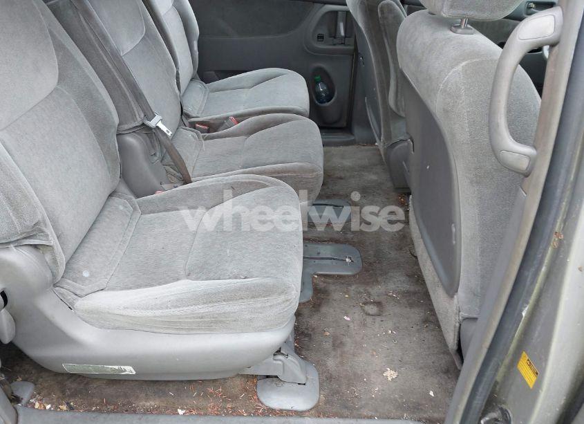 Photo 8 of 2005 Toyota Sienna CE (VIN 5TDZA23C95S309539)