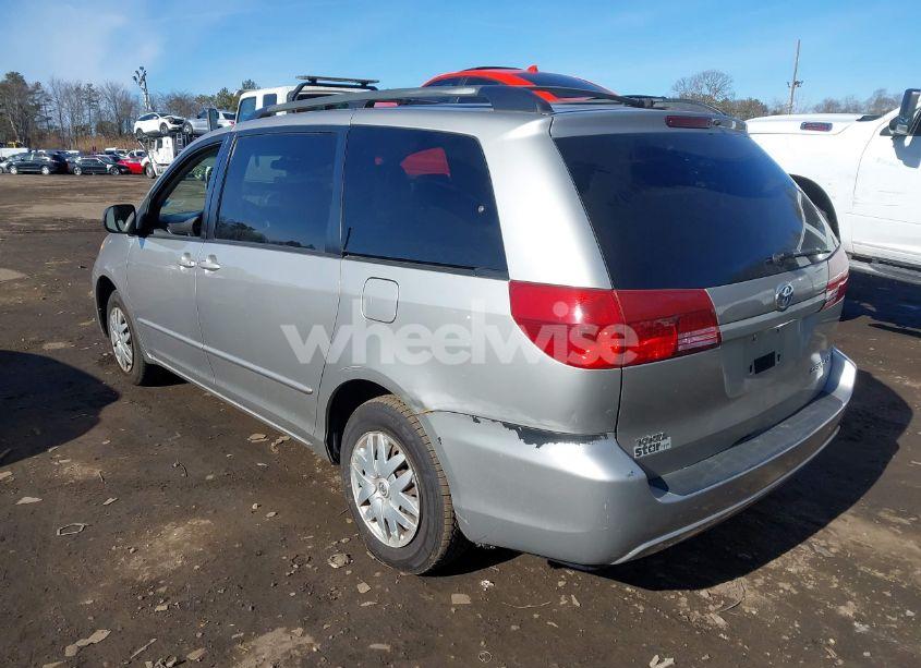 Photo 3 of 2005 Toyota Sienna LE (VIN 5TDZA23C95S323540)