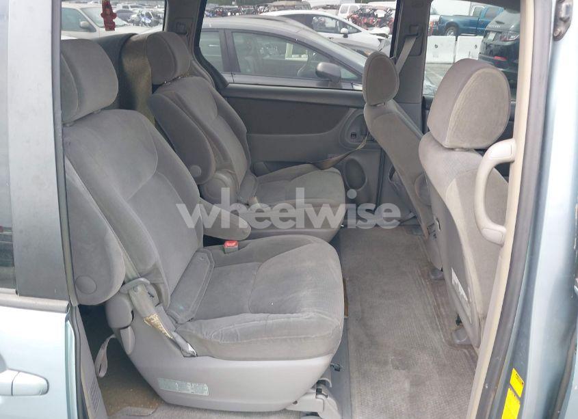 Photo 8 of 2005 Toyota Sienna LE (VIN 5TDZA23C95S351046)