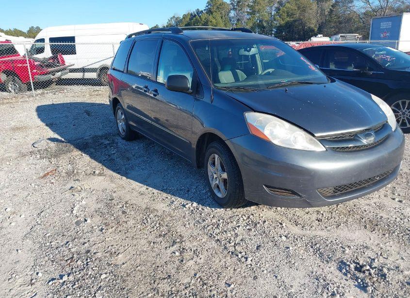 2006 Toyota Sienna LE (VIN 5TDZA23C96S401414) main photo