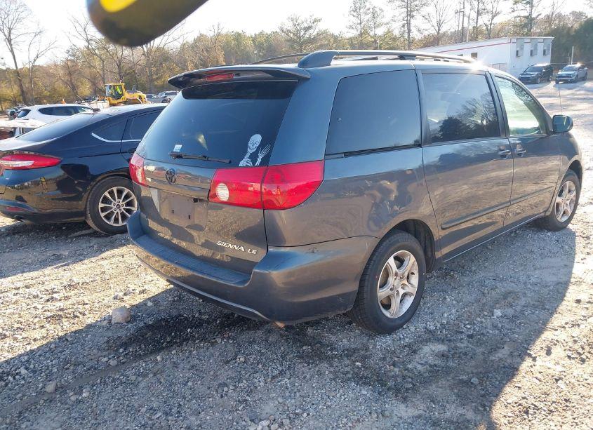 Photo 4 of 2006 Toyota Sienna LE (VIN 5TDZA23C96S401414)