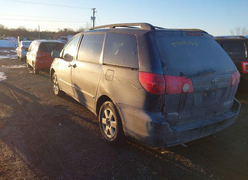 Photo 3 of 2006 Toyota Sienna LE (VIN 5TDZA23C96S404829)