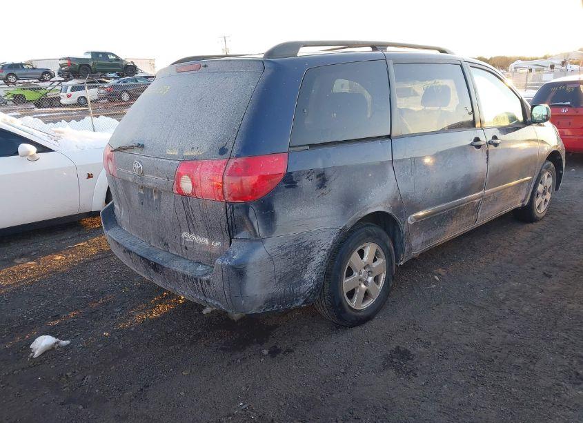 Photo 4 of 2006 Toyota Sienna LE (VIN 5TDZA23C96S404829)