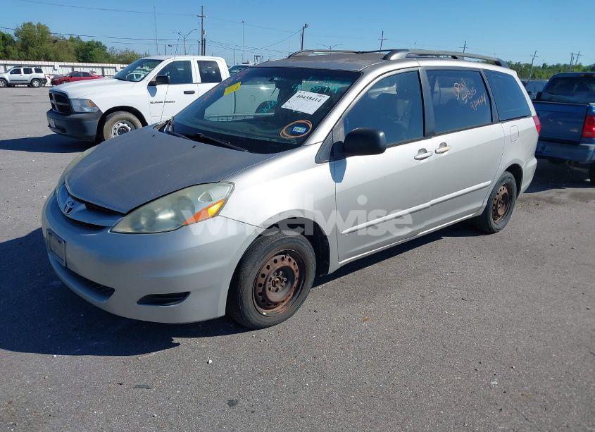 Photo 2 of 2006 Toyota Sienna CE (VIN 5TDZA23C96S421467)