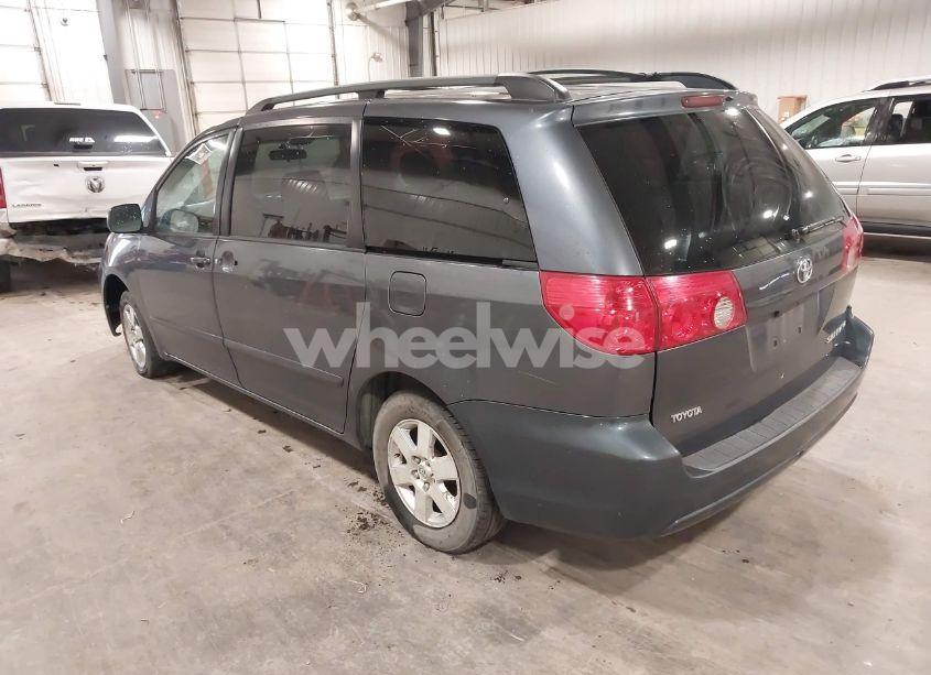 Photo 3 of 2006 Toyota Sienna LE (VIN 5TDZA23C96S440567)