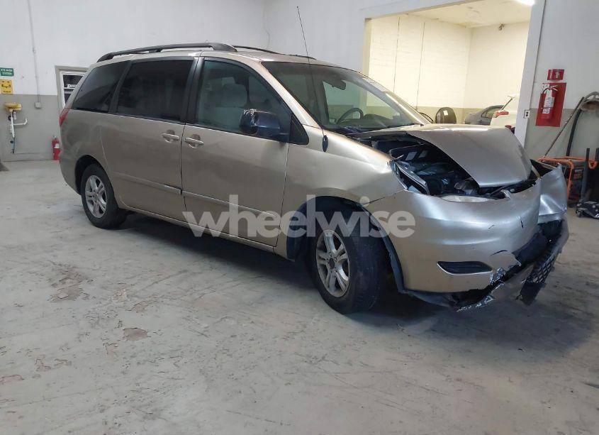 2006 Toyota Sienna LE (VIN 5TDZA23C96S446093) main photo