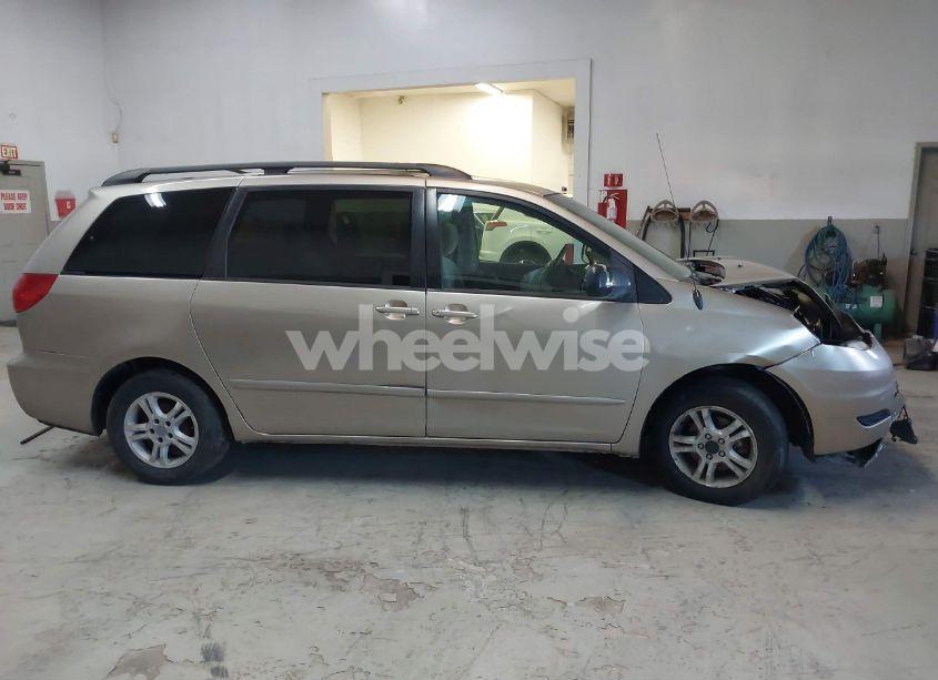 Photo 13 of 2006 Toyota Sienna LE (VIN 5TDZA23C96S446093)