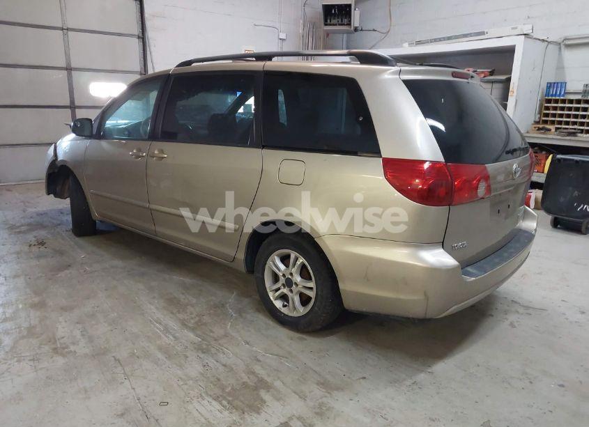 Photo 3 of 2006 Toyota Sienna LE (VIN 5TDZA23C96S446093)