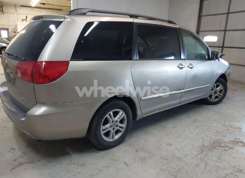 Photo 4 of 2006 Toyota Sienna LE (VIN 5TDZA23C96S446093)