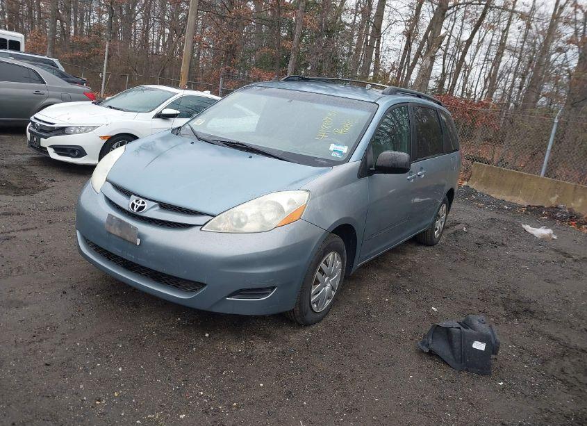 Photo 2 of 2006 Toyota Sienna LE (VIN 5TDZA23C96S489445)