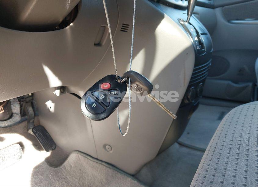 Photo 11 of 2006 Toyota Sienna CE/LE (VIN 5TDZA23C96S507524)