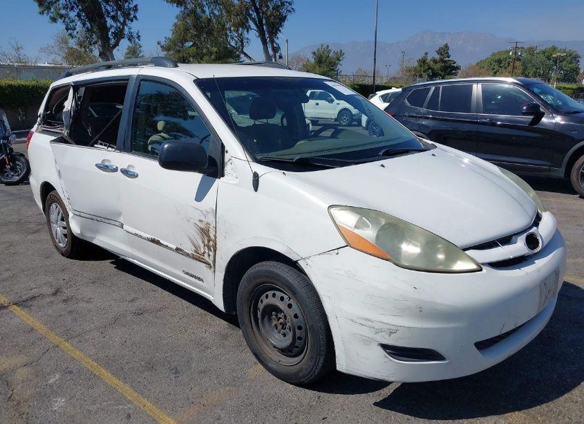2006 Toyota Sienna LE (VIN 5TDZA23C96S547778) main photo