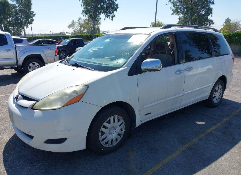 Photo 2 of 2006 Toyota Sienna LE (VIN 5TDZA23C96S547778)
