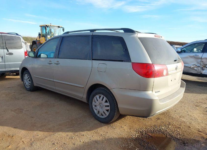 Photo 3 of 2006 Toyota Sienna LE (VIN 5TDZA23C96S556979)