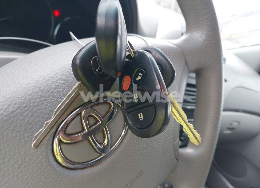 Photo 11 of 2006 Toyota Sienna LE (VIN 5TDZA23C96S561390)