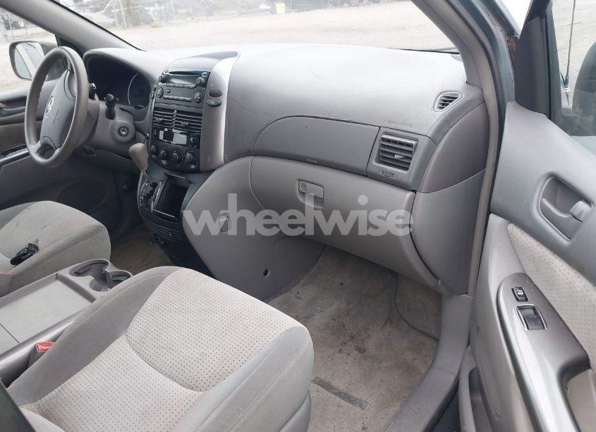 Photo 5 of 2006 Toyota Sienna LE (VIN 5TDZA23C96S561390)