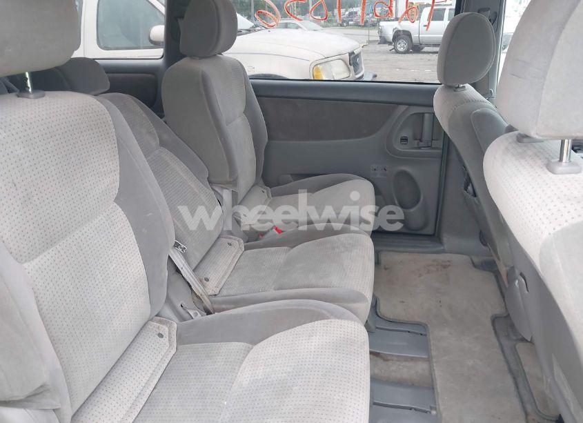 Photo 8 of 2006 Toyota Sienna LE (VIN 5TDZA23C96S561390)