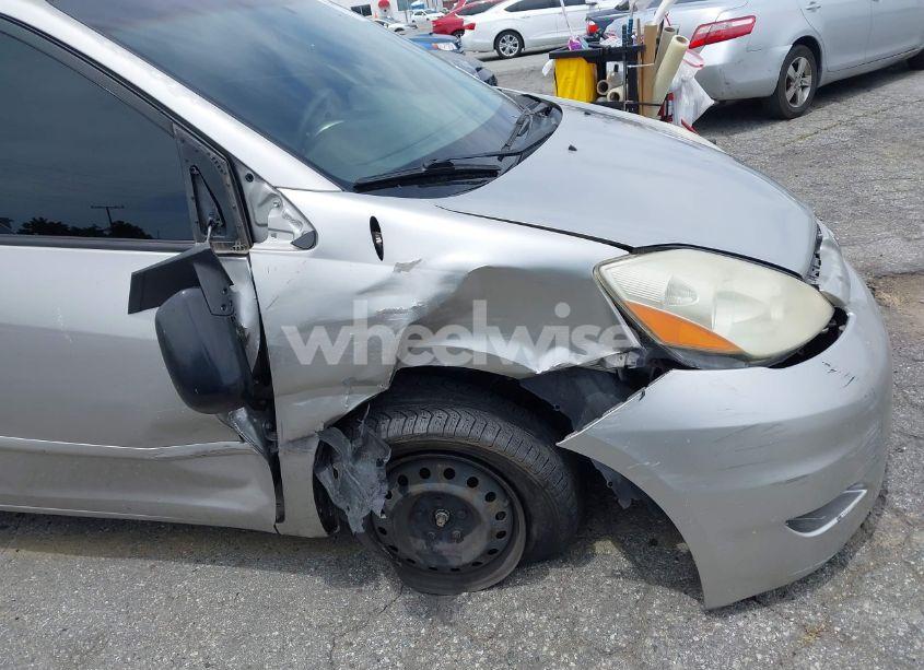 Photo 15 of 2006 Toyota Sienna CE (VIN 5TDZA23C96S571501)