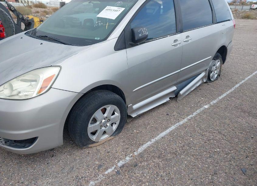 Photo 6 of 2004 Toyota Sienna CE/LE (VIN 5TDZA23CX4S084367)