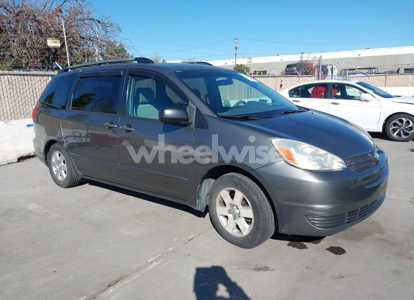 2004 Toyota Sienna LE (VIN 5TDZA23CX4S086684) main photo