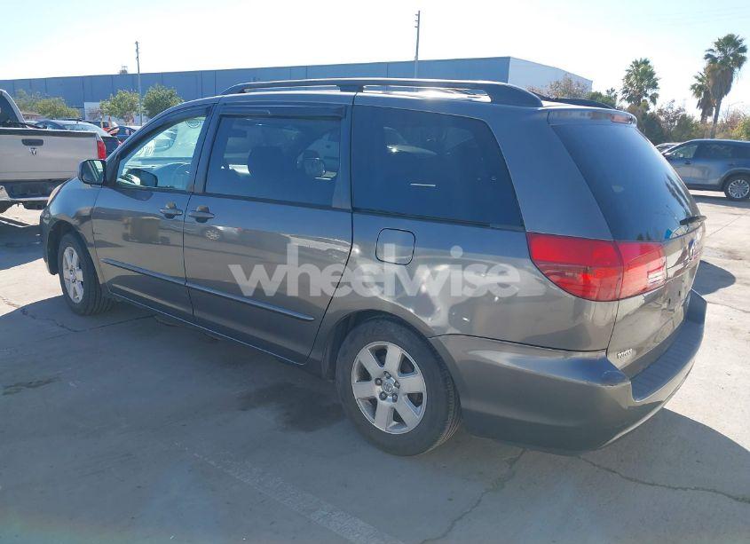 Photo 3 of 2004 Toyota Sienna LE (VIN 5TDZA23CX4S086684)