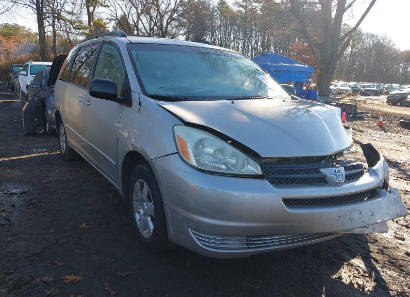 2004 Toyota Sienna LE (VIN 5TDZA23CX4S142249) main photo