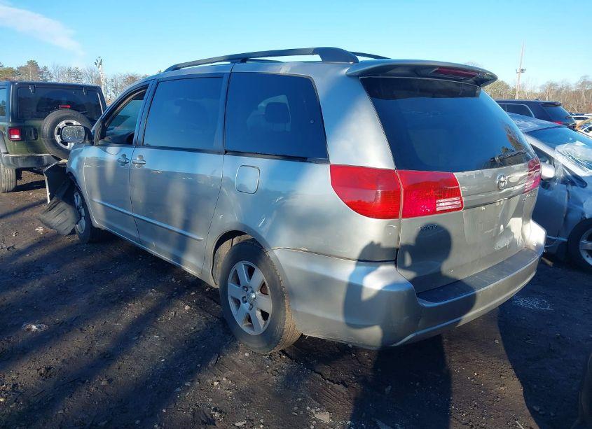 Photo 3 of 2004 Toyota Sienna LE (VIN 5TDZA23CX4S142249)