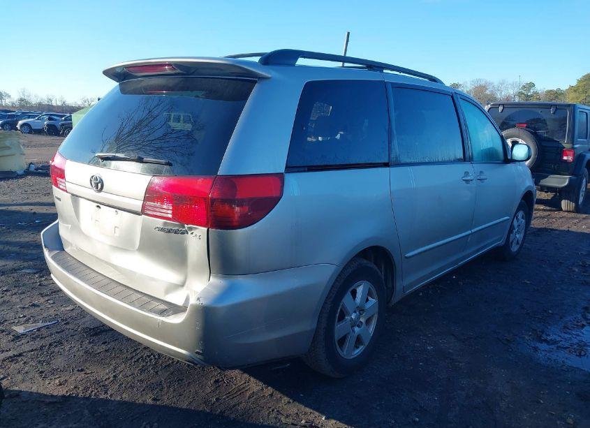 Photo 4 of 2004 Toyota Sienna LE (VIN 5TDZA23CX4S142249)