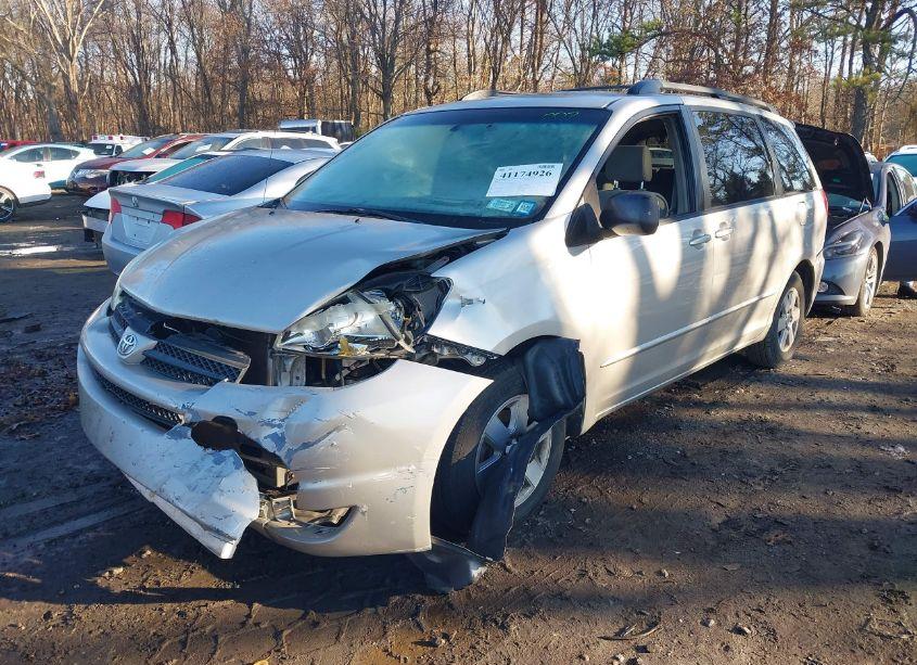 Photo 6 of 2004 Toyota Sienna LE (VIN 5TDZA23CX4S142249)