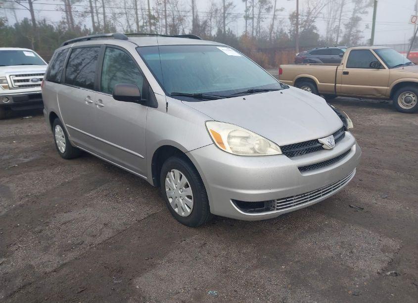 2004 Toyota Sienna LE (VIN 5TDZA23CX4S175428) main photo