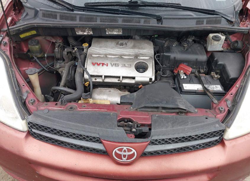 Photo 10 of 2004 Toyota Sienna CE (VIN 5TDZA23CX4S205804)