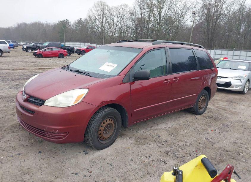Photo 2 of 2004 Toyota Sienna CE (VIN 5TDZA23CX4S205804)