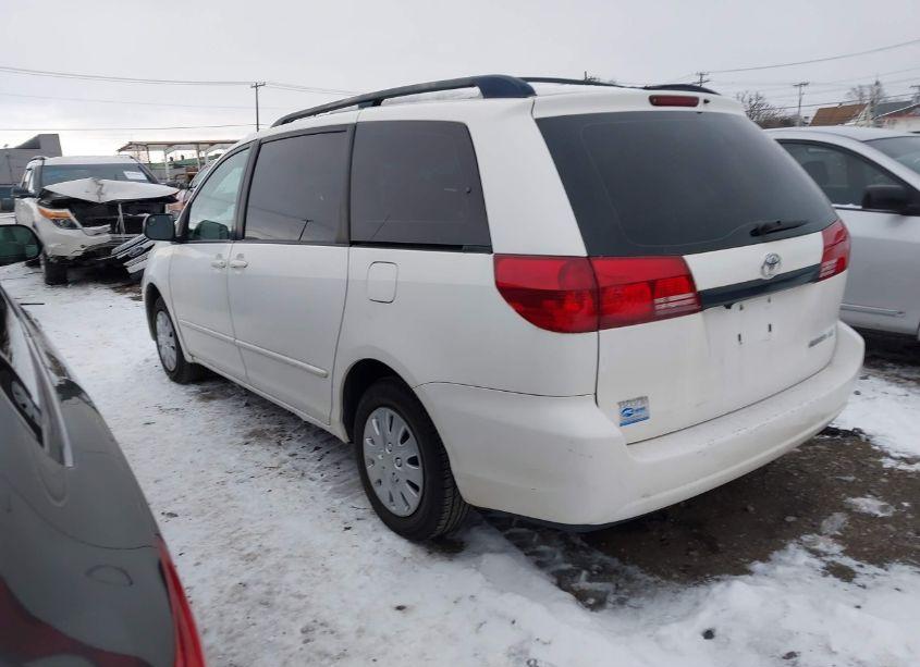 Photo 3 of 2005 Toyota Sienna CE (VIN 5TDZA23CX5S269729)