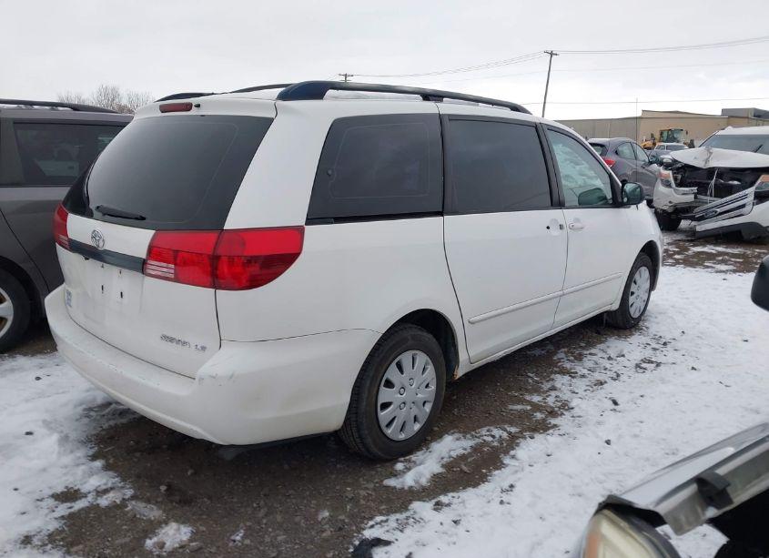 Photo 4 of 2005 Toyota Sienna CE (VIN 5TDZA23CX5S269729)