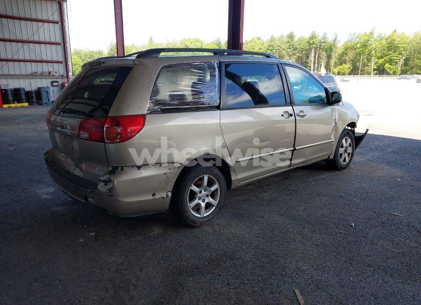 Photo 4 of 2005 Toyota Sienna LE (VIN 5TDZA23CX5S333011)